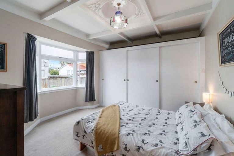 Photo of property in 2/10 Totara Road, Te Atatu Peninsula, Auckland, 0610