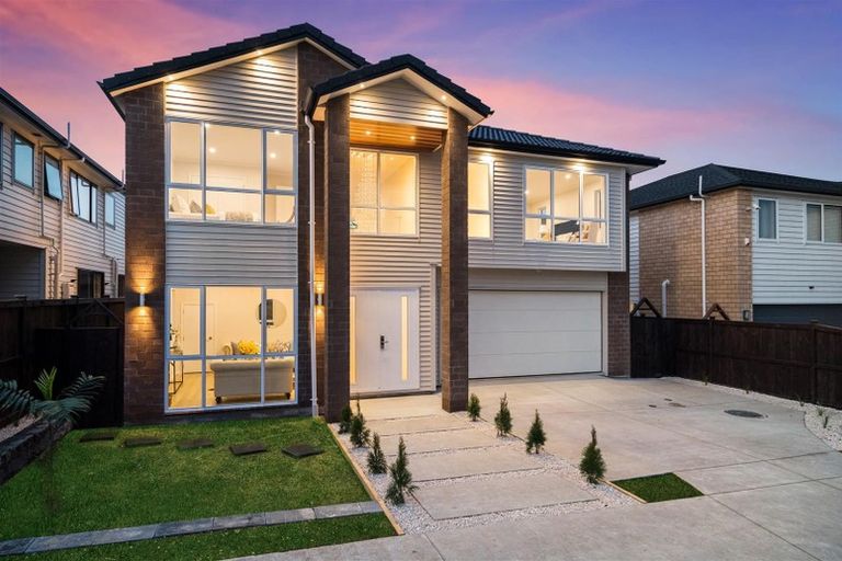 Photo of property in 16 Puoro Street, Flat Bush, Auckland, 2019