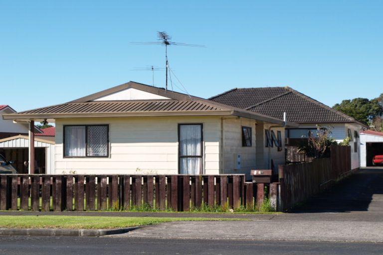 Photo of property in 2/27 Driver Road, Mangere East, Auckland, 2024