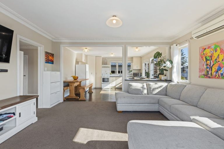 Photo of property in 31 Sunnyside Road, Sunnyvale, Auckland, 0612