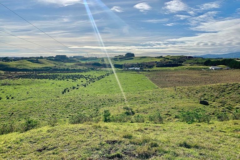 Photo of property in 175 Derham Road, Te Horo, Otaki, 5581