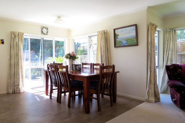 Photo of property in 90 Victoria Street, Coromandel, 3506