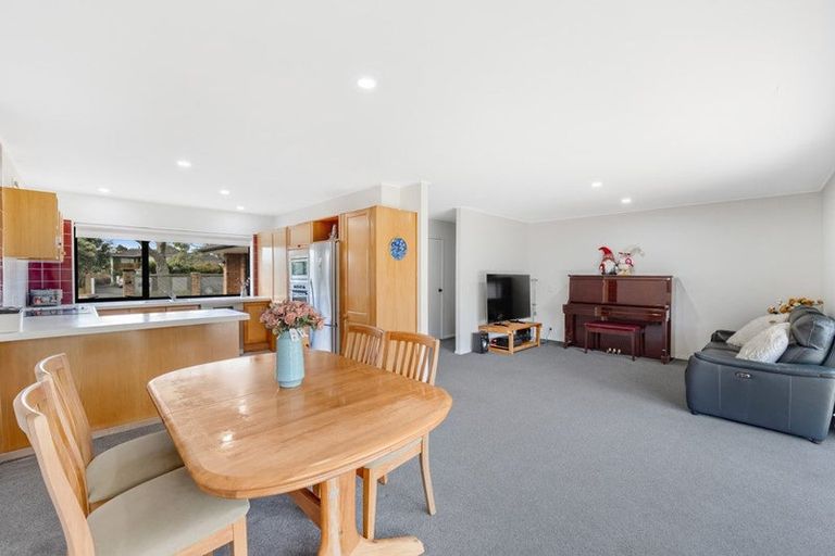 Photo of property in 1/21 Eastern Beach Road, Eastern Beach, Auckland, 2012