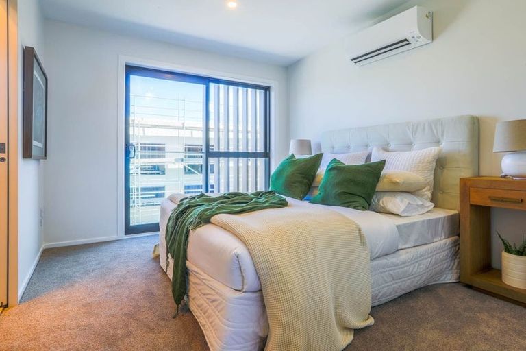 Photo of property in 406b Hibiscus Coast Highway, Orewa, 0931