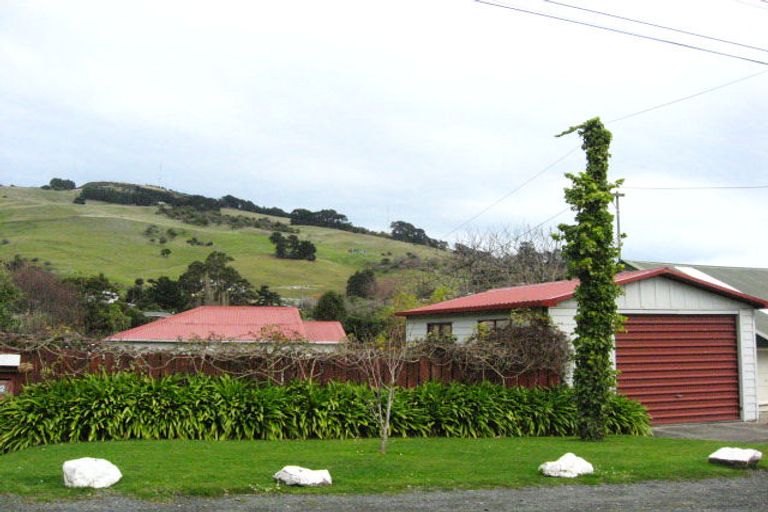 Photo of property in 2 Dickson Street, Macandrew Bay, Dunedin, 9014