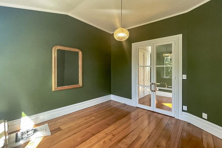 Photo of property in 15 Elizabeth Street, Mount Victoria, Wellington, 6011