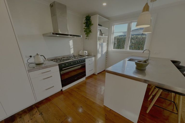 Photo of property in 2 Brassey Street, Waverley, 4510