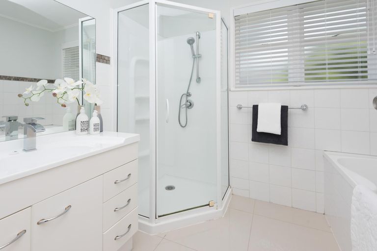 Photo of property in 12 Bacot Place, Howick, Auckland, 2014