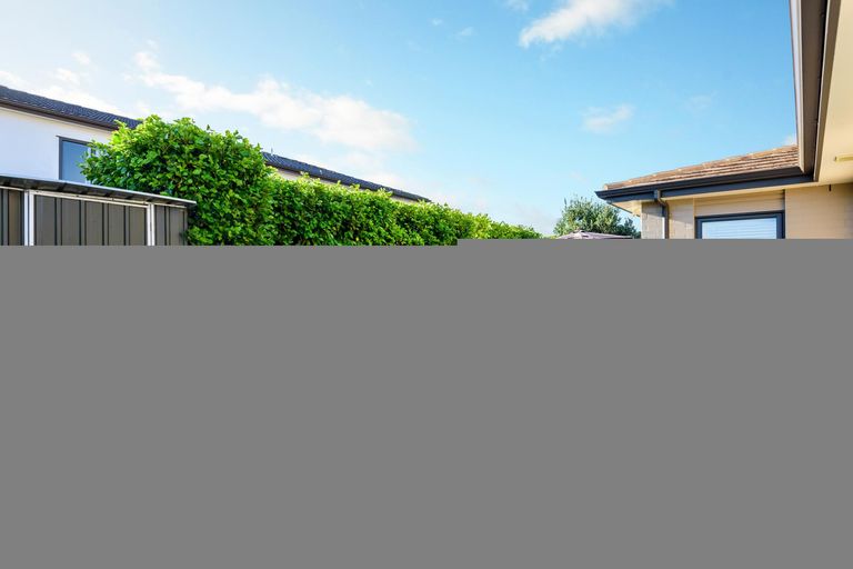 Photo of property in 1 Lorenzo Way, Flat Bush, Auckland, 2016