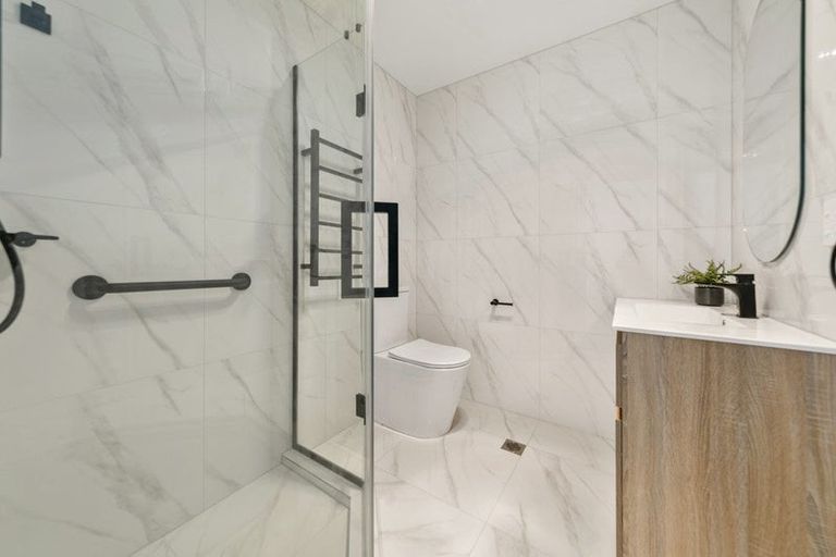 Photo of property in 7/27 Carole Crescent, Pakuranga, Auckland, 2010