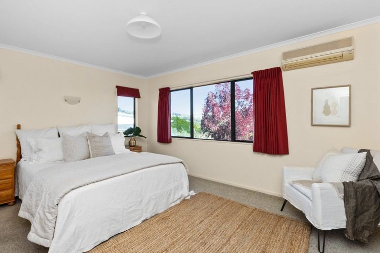 Photo of property in 81 Hikanui Drive, Havelock North, 4130