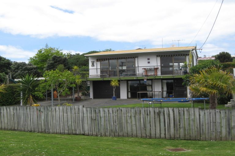 Photo of property in 73 Tindalls Bay Road, Tindalls Beach, Whangaparaoa, 0930