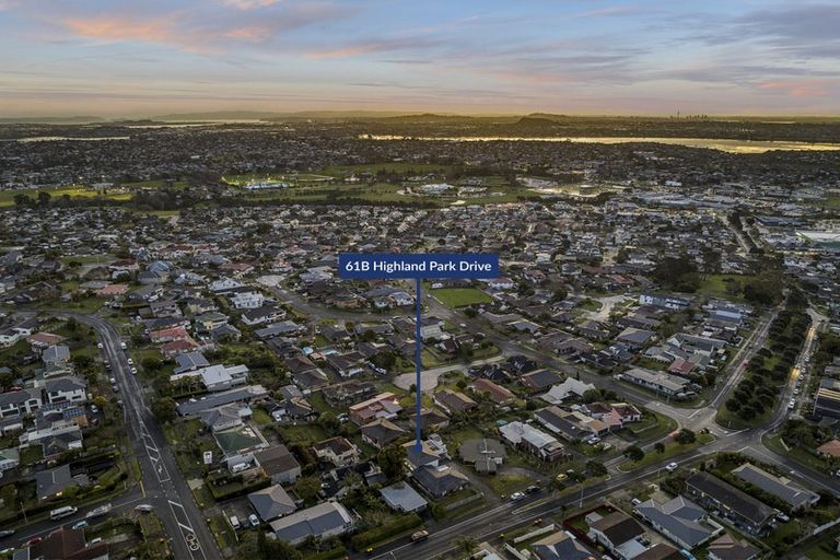 Photo of property in 61b Highland Park Drive, Highland Park, Auckland, 2010