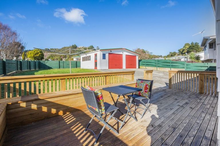 Photo of property in 104 Omapere Street, Whitby, Porirua, 5024