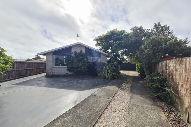 Photo of property in 18 Tamarisk Place, Parklands, Christchurch, 8083