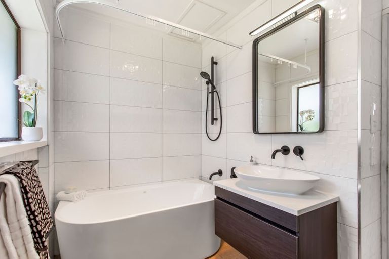 Photo of property in 2/28 Salisbury Road, Birkdale, Auckland, 0626