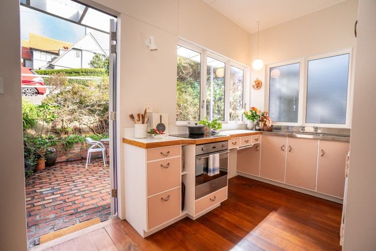 Photo of property in 32 Wade Street, Wadestown, Wellington, 6012