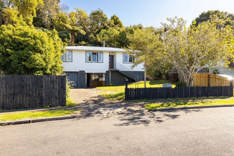 Photo of property in 16 Regent Place, Blagdon, New Plymouth, 4310