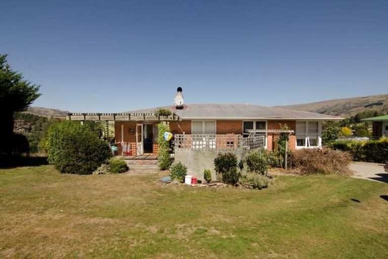 Photo of property in 33 Tamblyn Drive, Lake Roxburgh Village, Roxburgh, 9571