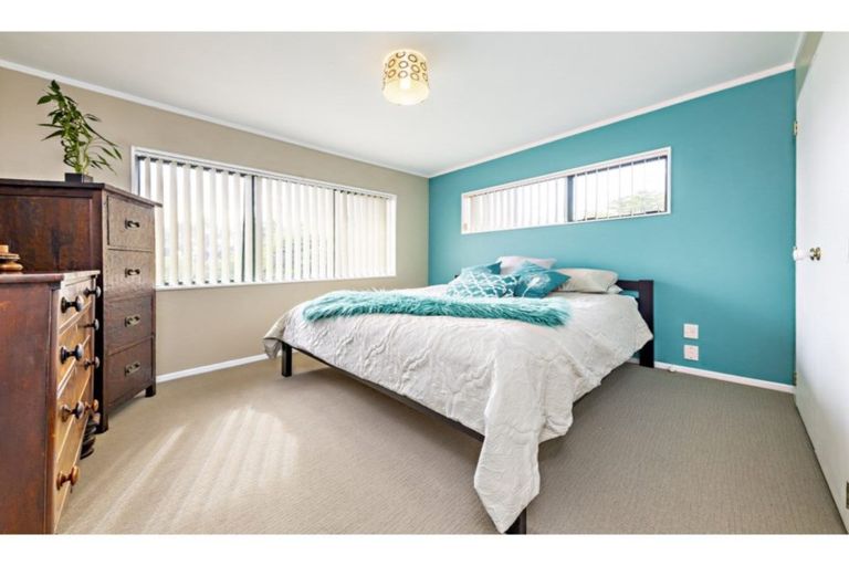 Photo of property in 2 Belinda Avenue, Flat Bush, Auckland, 2023