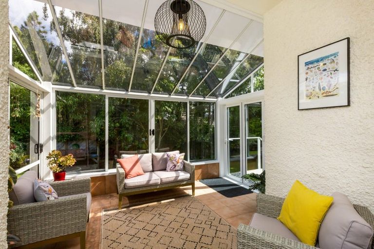 Photo of property in 30 Gloucester Street, Silverstream, Upper Hutt, 5019