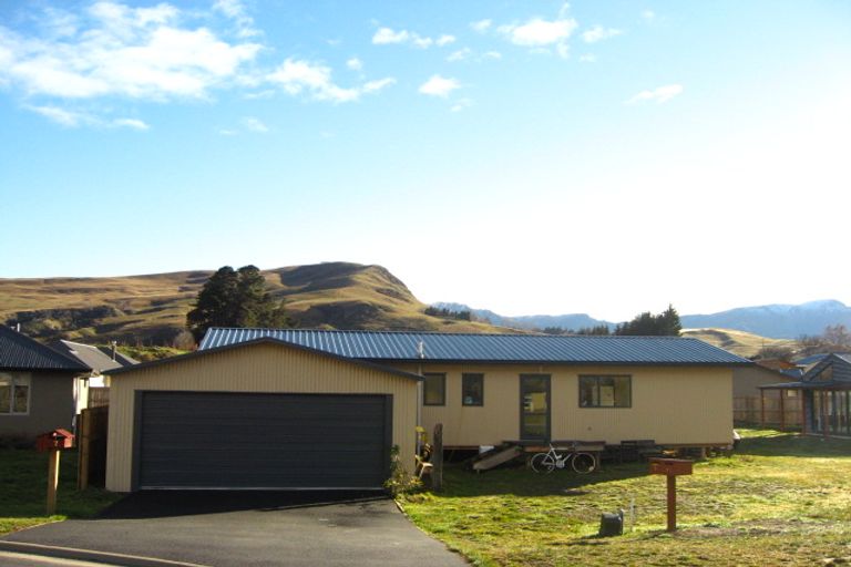 Photo of property in 7 Coburn Place, Lake Hayes, Queenstown, 9304
