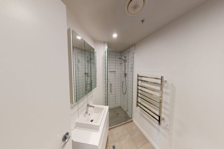Photo of property in Pinnacle Apartments, E403/160 Victoria Street, Te Aro, Wellington, 6011