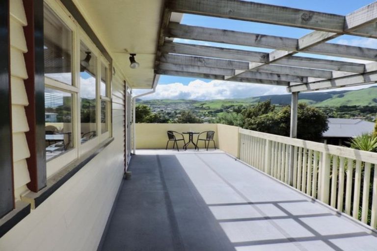 Photo of property in 5 Gonville Street, Tawa, Wellington, 5028