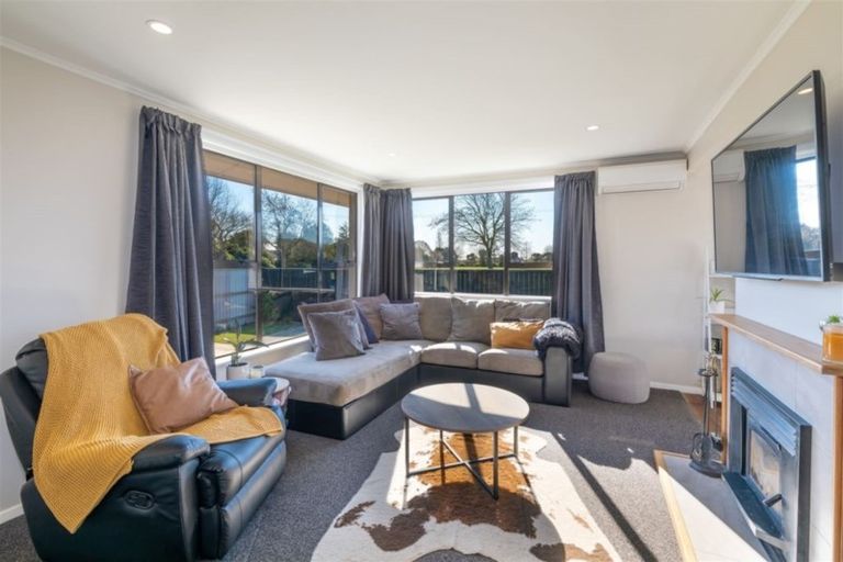 Photo of property in 24 Paddington Street, Northcote, Christchurch, 8052