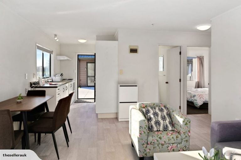 Photo of property in 6/1383 Hinemoa Street, Rotorua, 3010