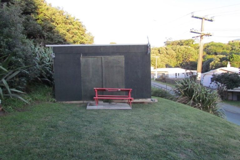 Photo of property in 41 Seaview Road, Glenfield, Auckland, 0629