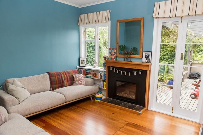 Photo of property in 4 Omar Street, Khandallah, Wellington, 6035