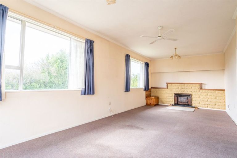 Photo of property in 60 Timaru Road, Waimate, 7924