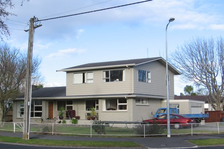 Photo of property in 1 Mcdowall Place, Queenwood, Hamilton, 3210