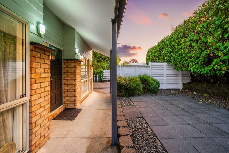 Photo of property in 305 Royal Road, Massey, Auckland, 0614