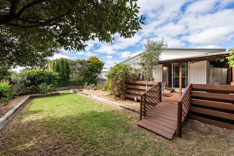 Photo of property in 12 Hollis Road, Paraparaumu Beach, Paraparaumu, 5032