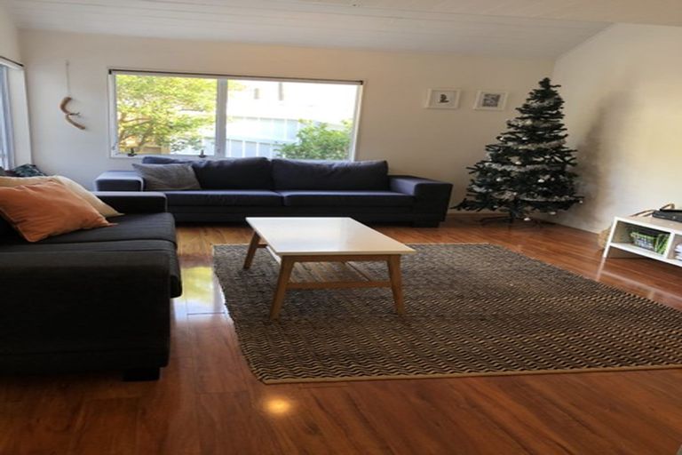 Photo of property in 2/224 Onewa Road, Birkenhead, Auckland, 0626