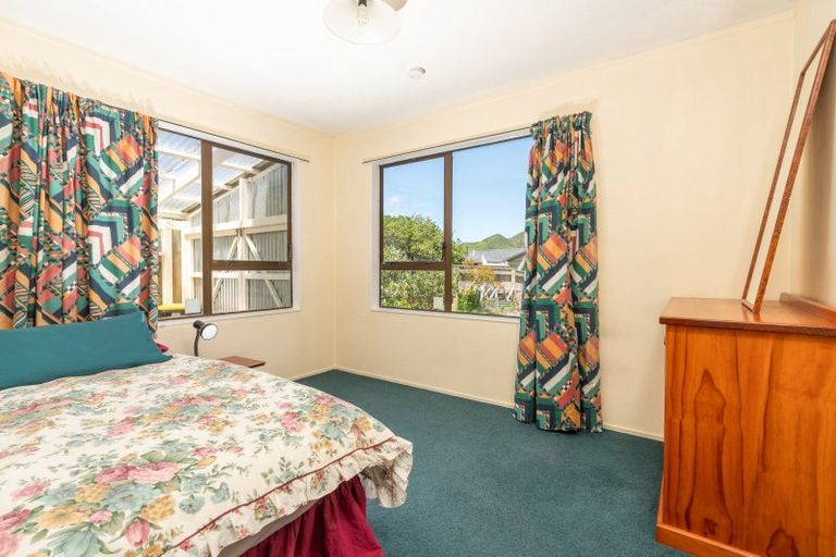 Photo of property in 51 Percy Dyett Drive, Karori, Wellington, 6012