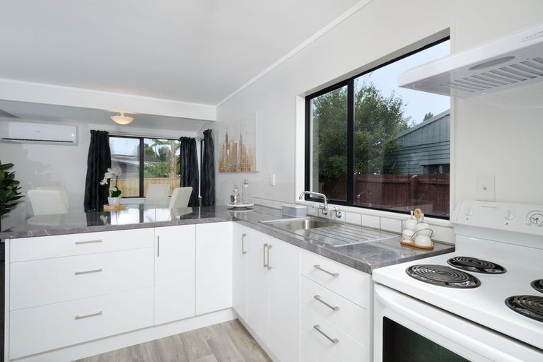 Photo of property in 5 Posa Avenue, Henderson, Auckland, 0612