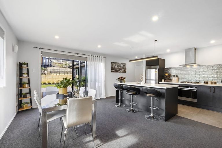 Photo of property in 5 Ruru Lane, Hurworth, New Plymouth, 4310