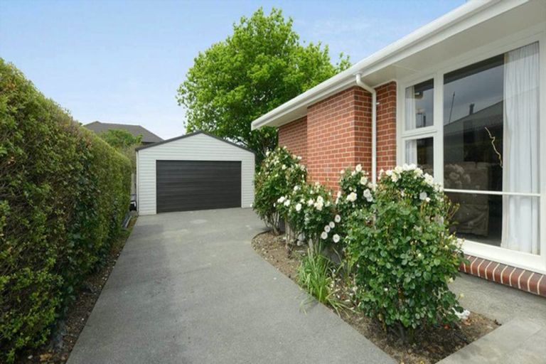 Photo of property in 12 Longmuir Street, Ilam, Christchurch, 8041