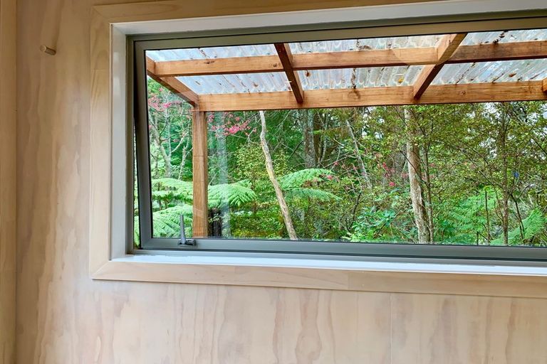 Photo of property in 105 Takahe Road, Titirangi, Auckland, 0604