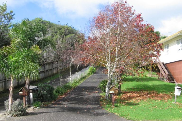 Photo of property in 80 William Bayes Place, Red Beach, 0932