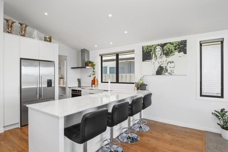 Photo of property in 32 The Esplanade, Omokoroa, 3114