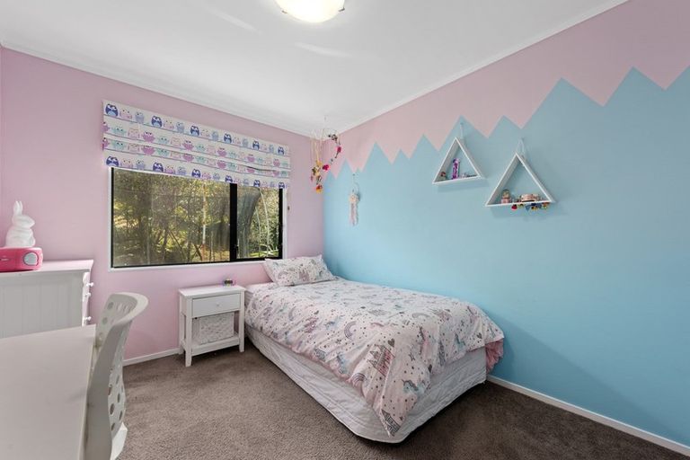 Photo of property in 59 Pokohiwi Road, Normandale, Lower Hutt, 5010