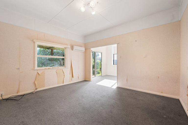 Photo of property in 126 Wellington Street, Picton, 7220
