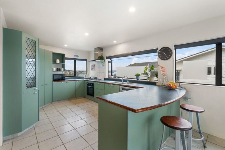 Photo of property in 62 Stanmore Bay Road, Stanmore Bay, Whangaparaoa, 0932