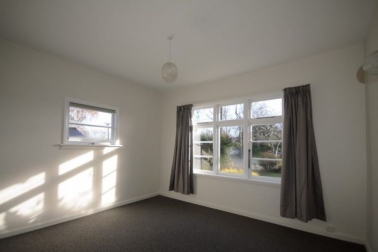 Photo of property in 16 Plynlimon Road, Fendalton, Christchurch, 8052