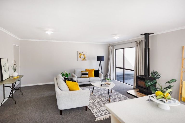 Photo of property in 24a Dorset Crescent, Hokowhitu, Palmerston North, 4410