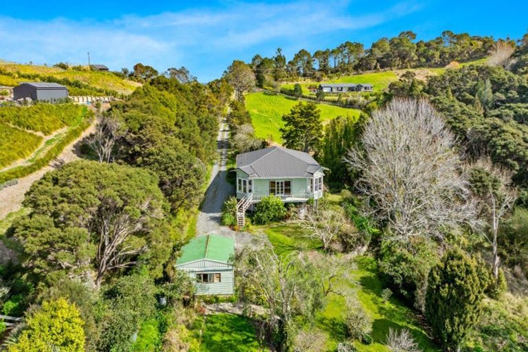 Photo of property in 23 Martins Bay Road, Algies Bay, Warkworth, 0982